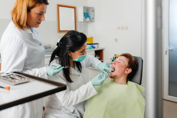 Best Emergency Broken Tooth Repair in Roberts, WI
